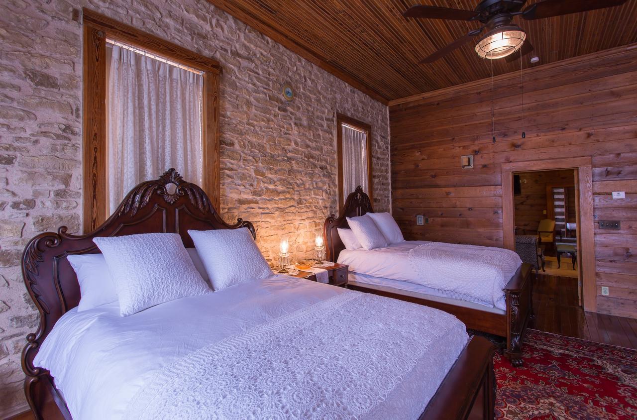 Upstairs Inn Hico 外观 照片